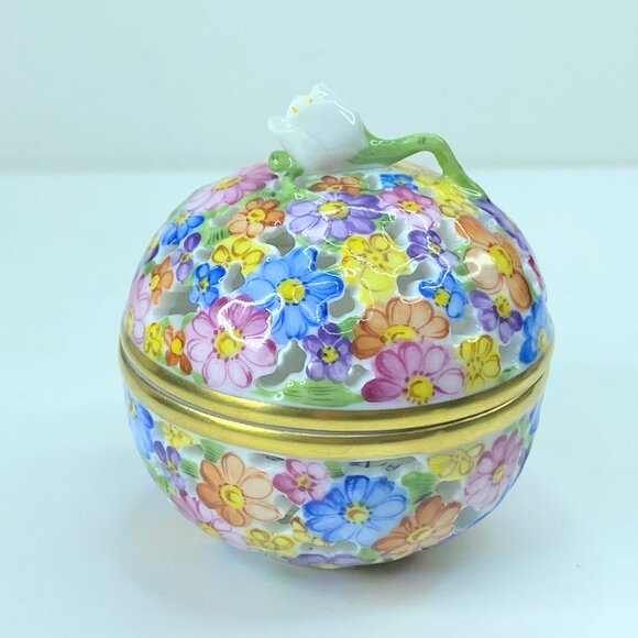 Vintage Herend Open Work Reticulated Floral Trinket Box Mint A281